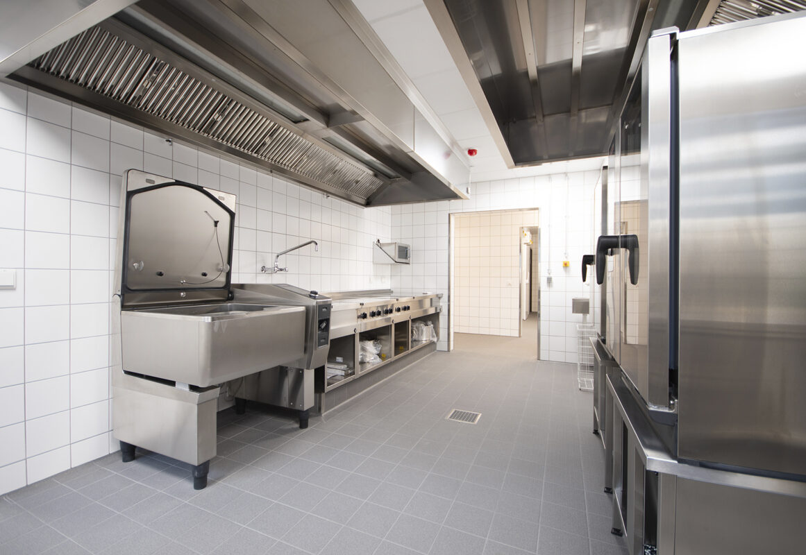 Küche des Seniorenzentrum in Osburg. Eine Referenz von Holzbau Henz.