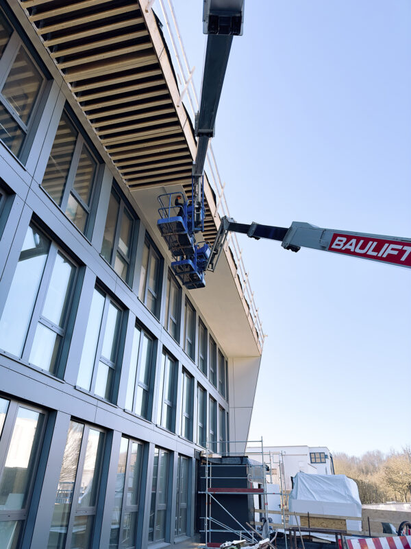 Aussenansicht des Bürogebäudes in Munsbach. Eine Referenz von Holzbau Henz.