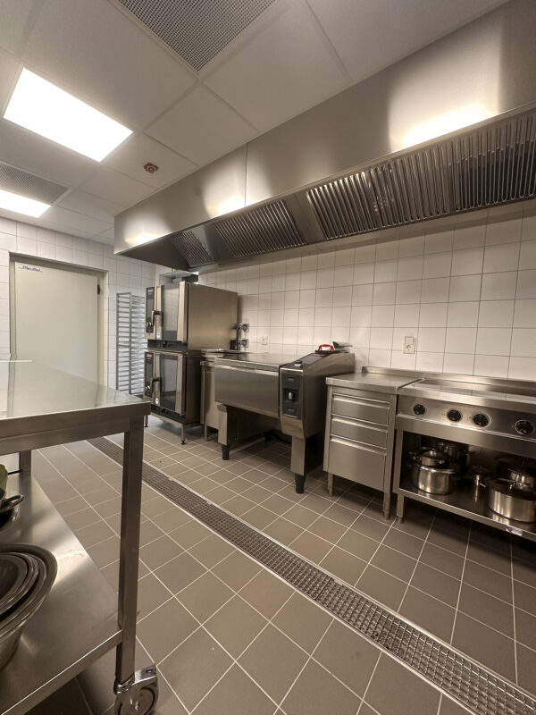 Küche der Kita in Pfalzel. Eine Referenz von Holzbau Henz.