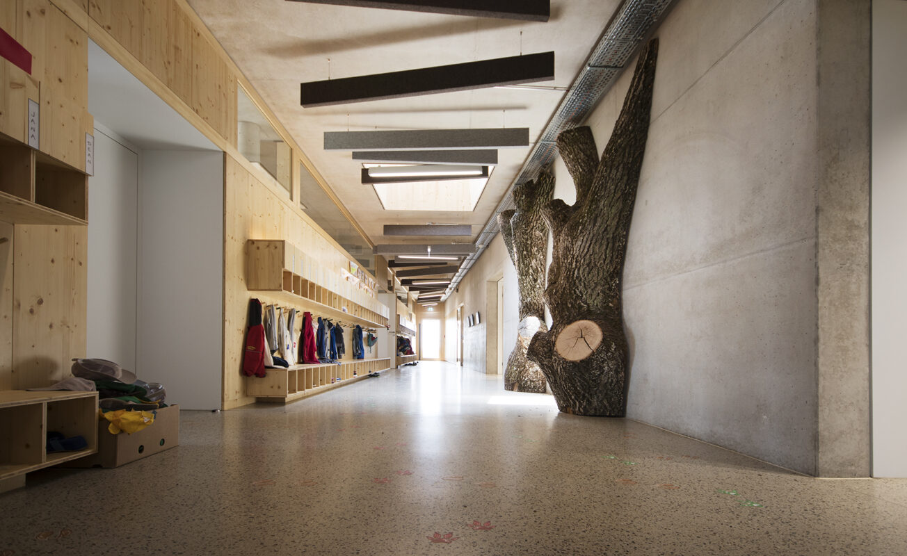 Innenansicht der Kita Angelsberg. Eine Referenz von Holzbau Henz.